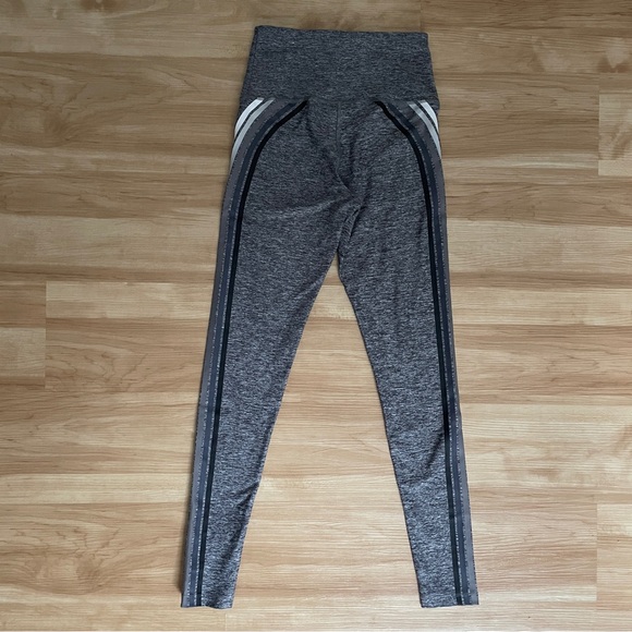 Victoria's Secret PINK Ultimate Highwaist Legging Gray Stripes Size XS - Picture 3 of 12
